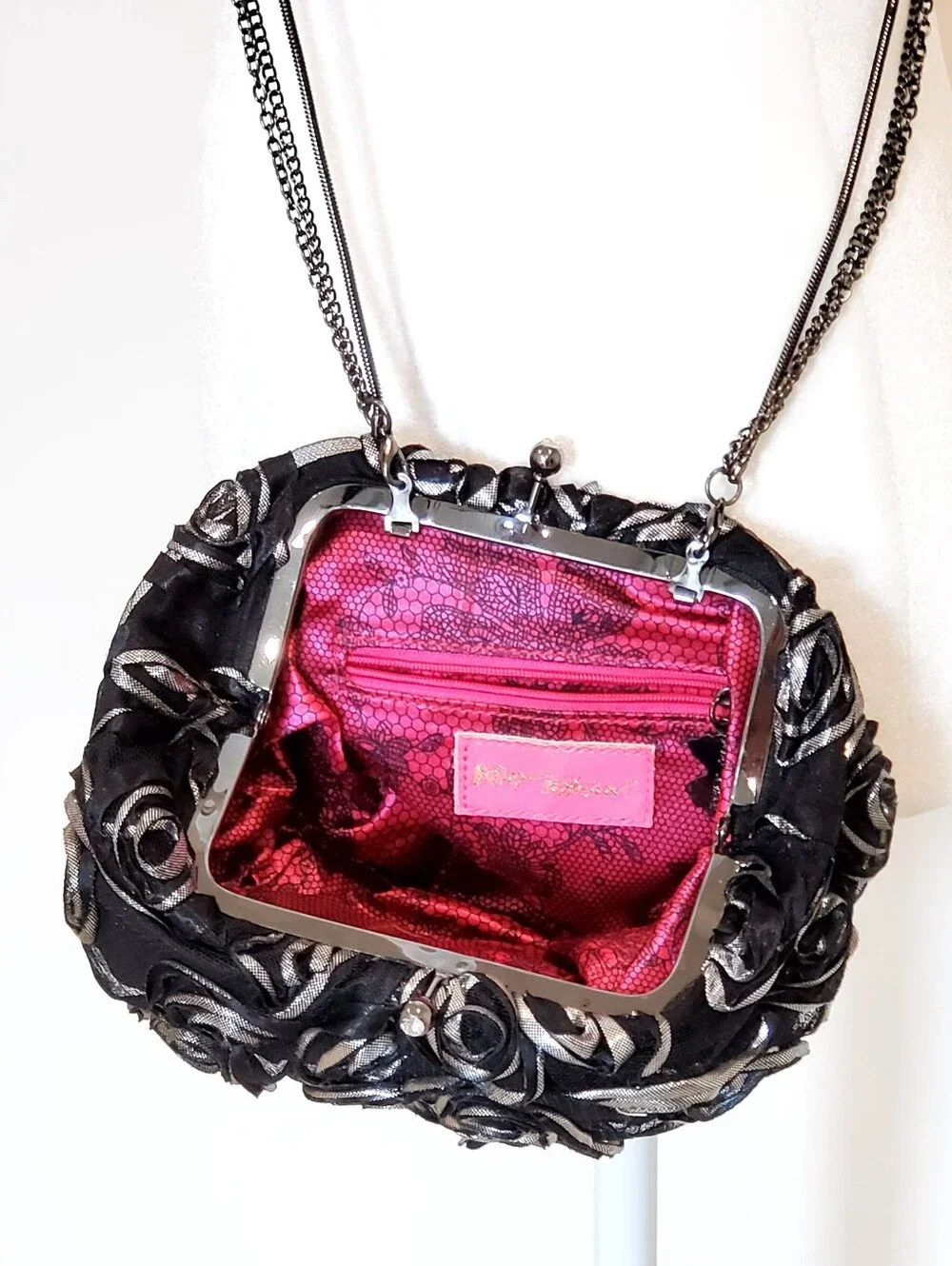 Betsy Johnson Black Mesh Metallic Rosettes Kiss Clasp Evening Convertible Bag